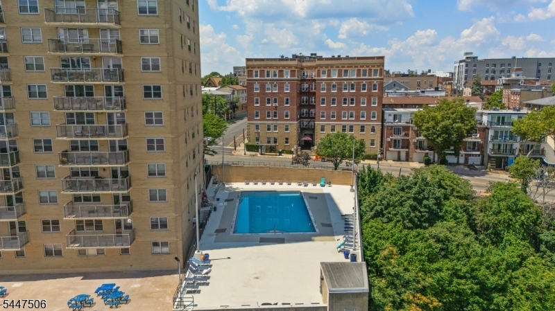 Versailles Apartments - Residential