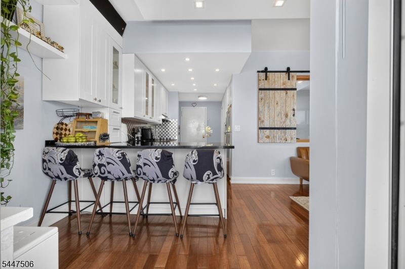 Versailles Apartments - Residential