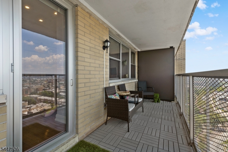 Versailles Apartments - Residential