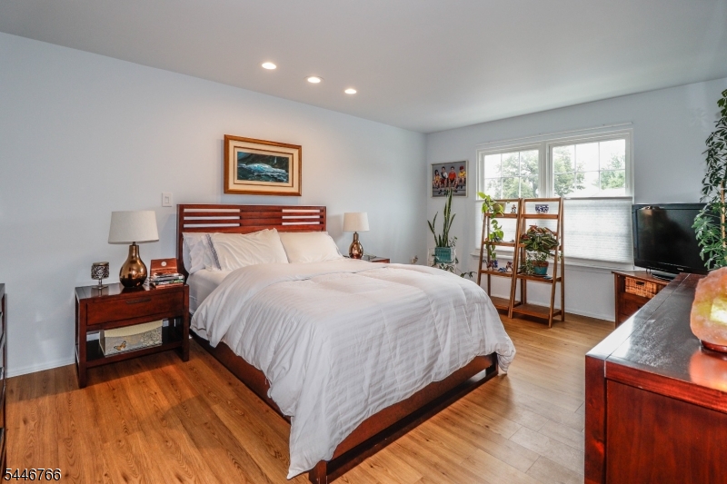 QUAILBROOK COLONIAL TOWNHOM - Residential