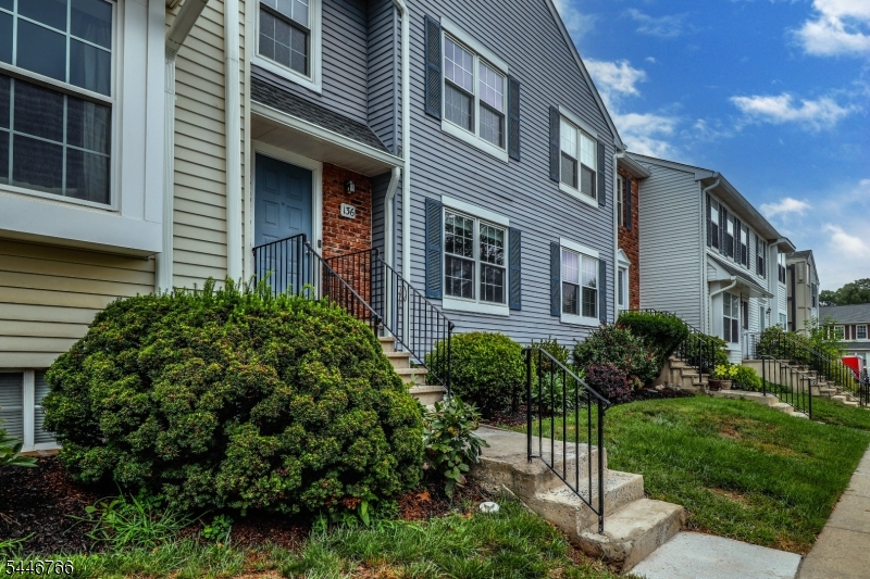 QUAILBROOK COLONIAL TOWNHOM - Residential