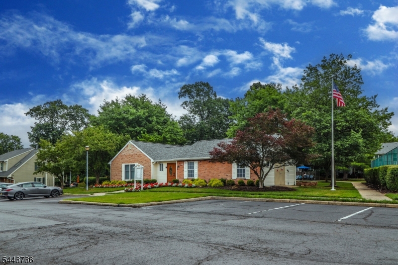 QUAILBROOK COLONIAL TOWNHOM - Residential