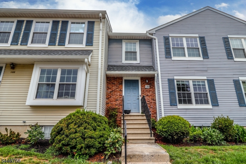 QUAILBROOK COLONIAL TOWNHOM - Residential