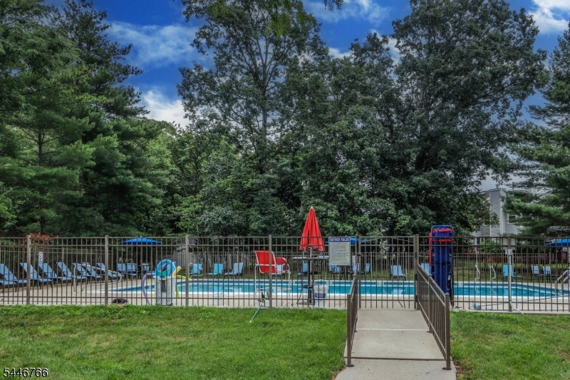 QUAILBROOK COLONIAL TOWNHOM - Residential