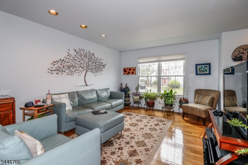 QUAILBROOK COLONIAL TOWNHOM - Residential