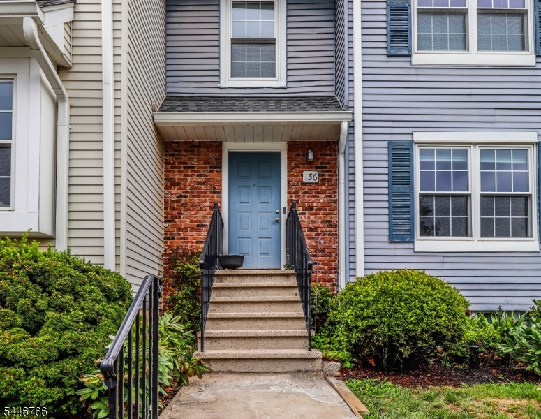 QUAILBROOK COLONIAL TOWNHOM - Residential