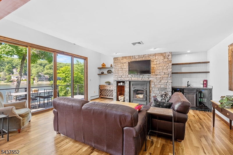 High Crest - Residential