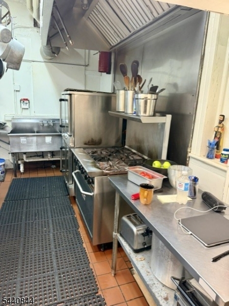 Spring Street - Commercial Lease