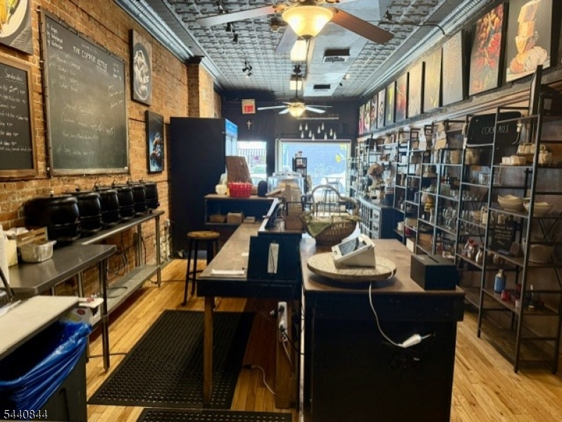 Spring Street - Commercial Lease