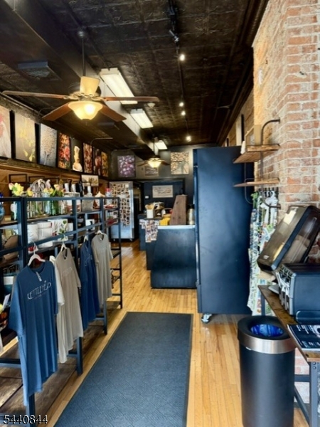 Spring Street - Commercial Lease