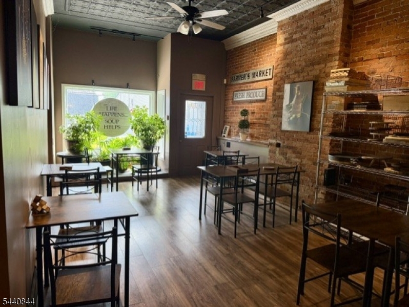 Spring Street - Commercial Lease