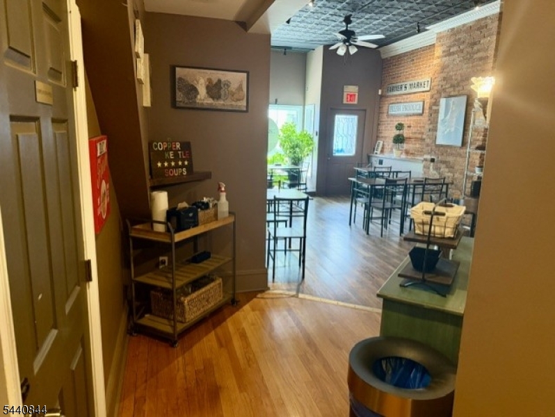 Spring Street - Commercial Lease