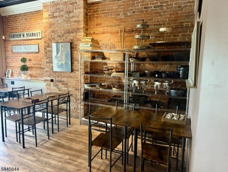 Spring Street - Commercial Lease