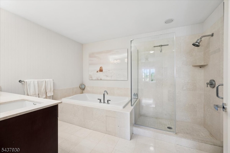 40 Park Place - Residential