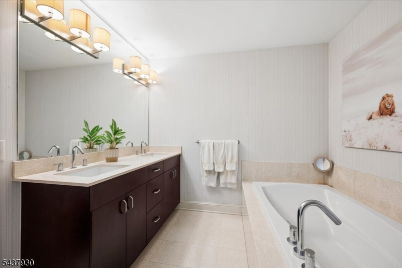 40 Park Place - Residential