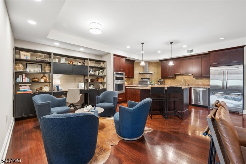 40 Park Place - Residential