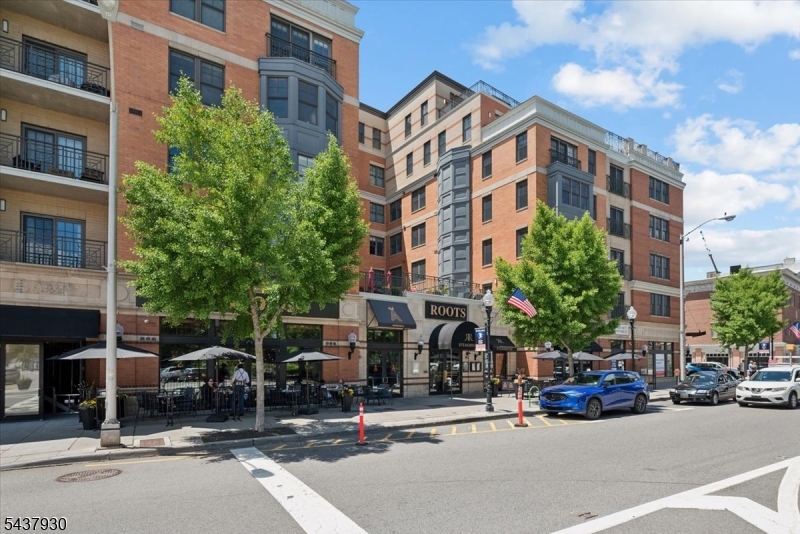 40 Park Place - Residential