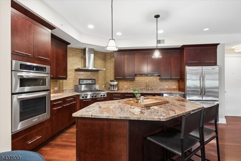40 Park Place - Residential