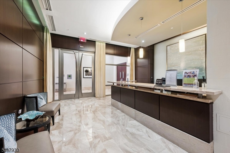 40 Park Place - Residential
