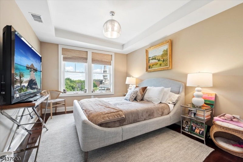 40 Park Place - Residential