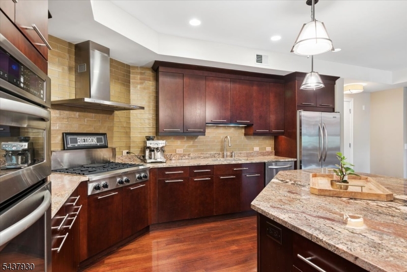 40 Park Place - Residential