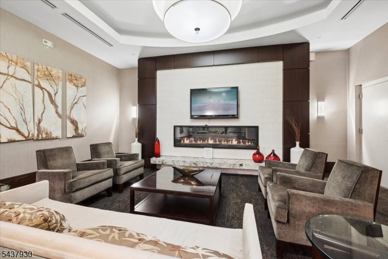 40 Park Place - Residential