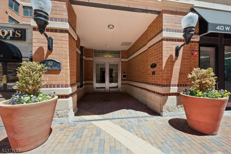 40 Park Place - Residential