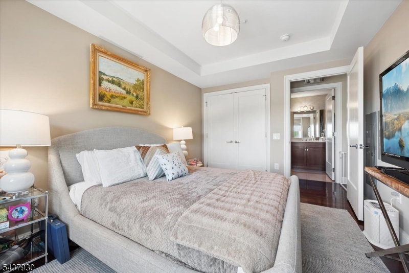 40 Park Place - Residential