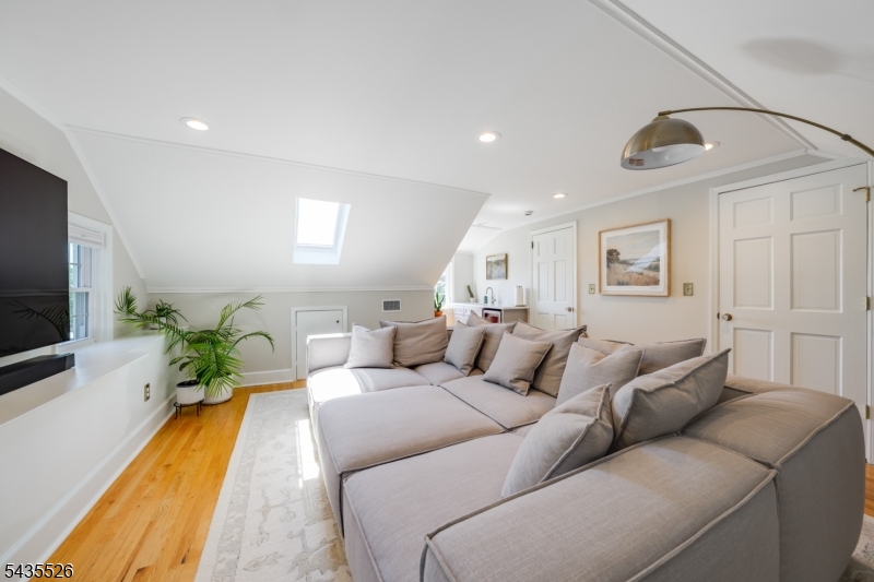 Upper Wyoming - Residential