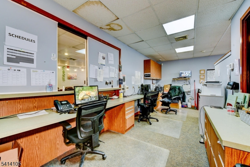 Hospital area - Commercial Sale