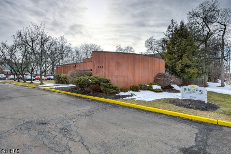 Hospital area - Commercial Sale