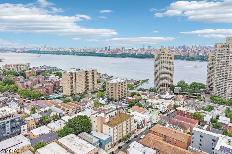 Green Roof Condominium - Residential