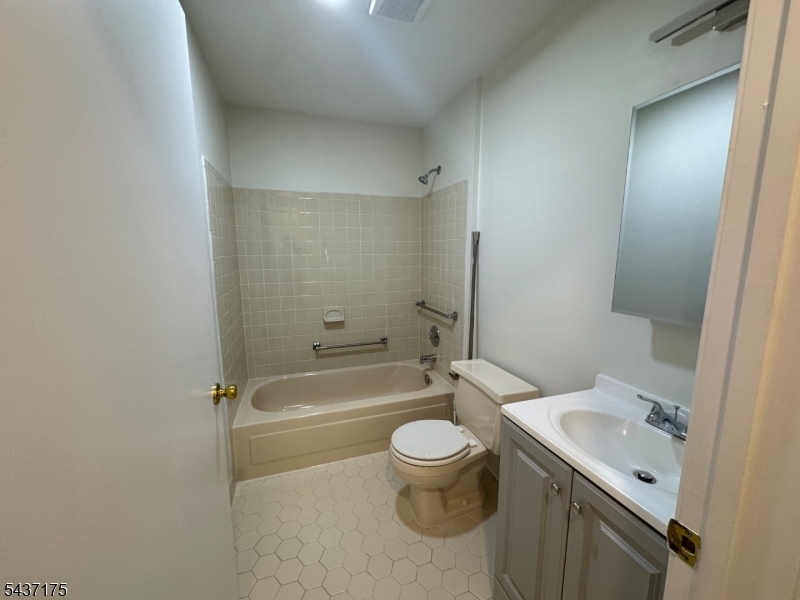 Governor Pointe - Residential Lease