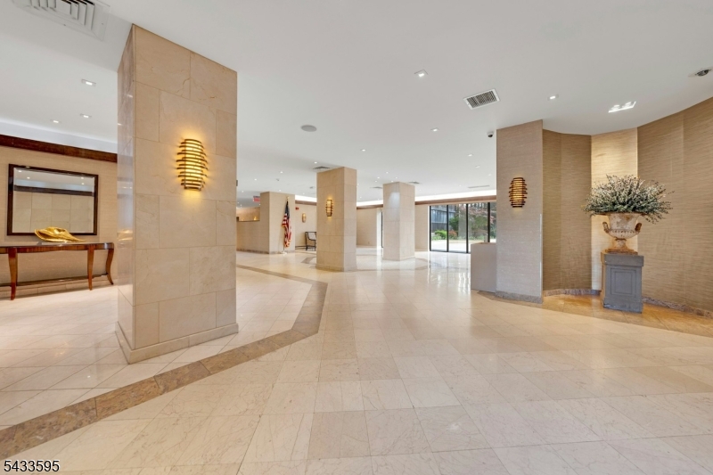Winston Towers - Residential