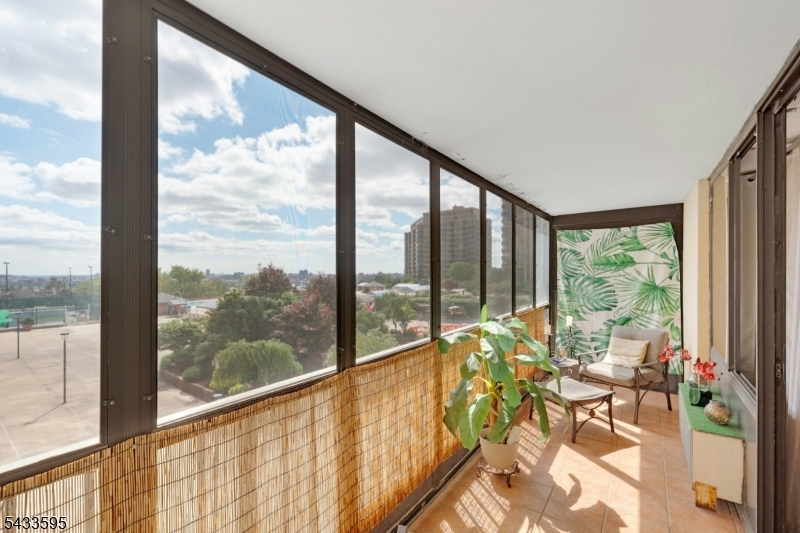 Winston Towers - Residential