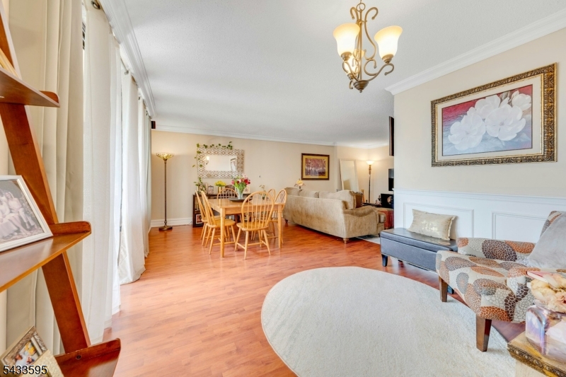Winston Towers - Residential
