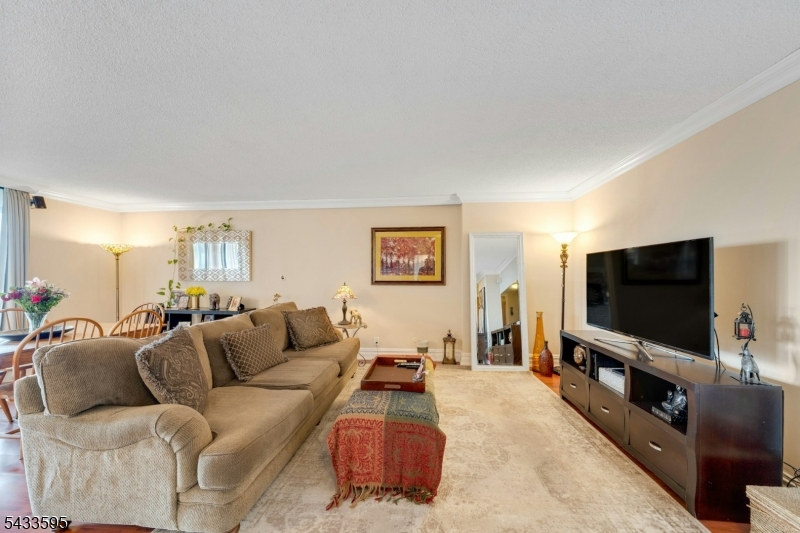 Winston Towers - Residential