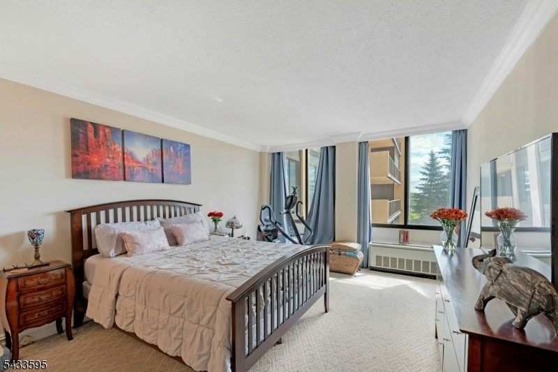 Winston Towers - Residential