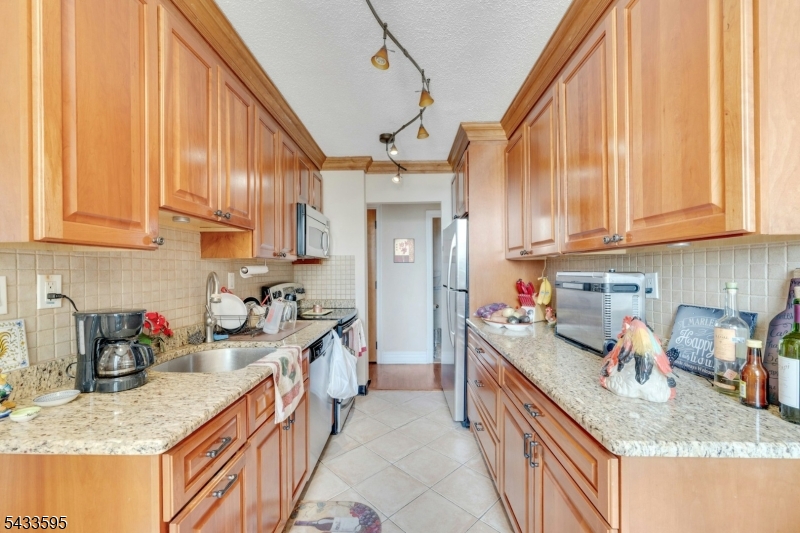 Winston Towers - Residential