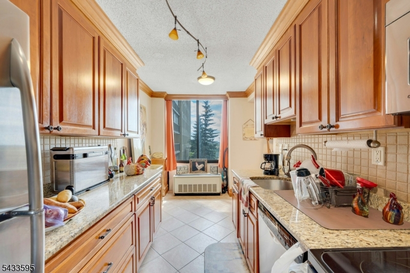 Winston Towers - Residential