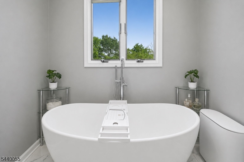 Ironia - Residential