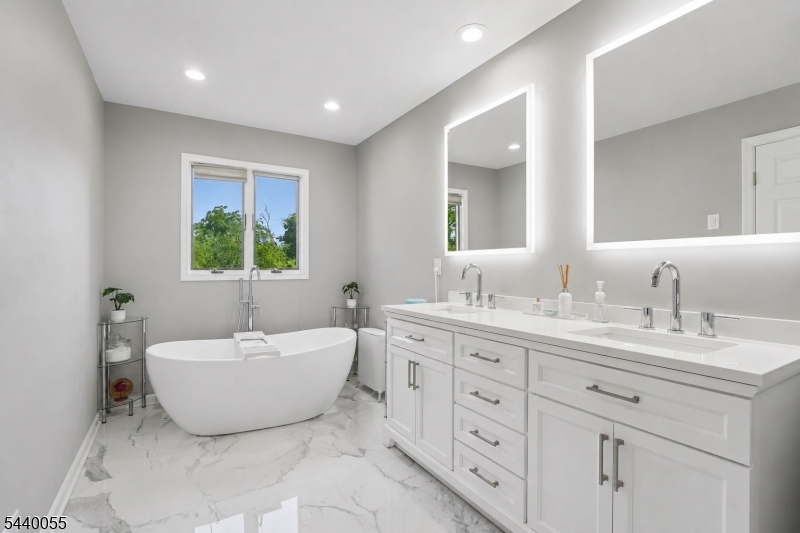 Ironia - Residential