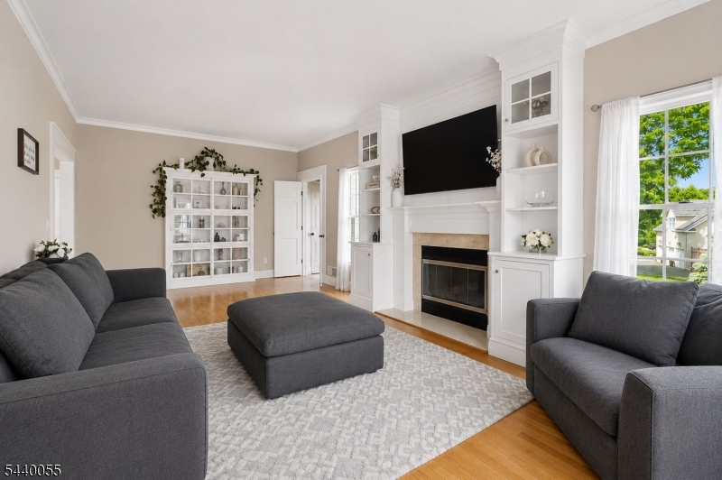 Ironia - Residential