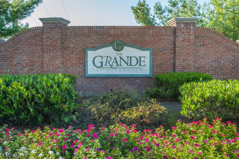 The Grande at Riverdale - Residential