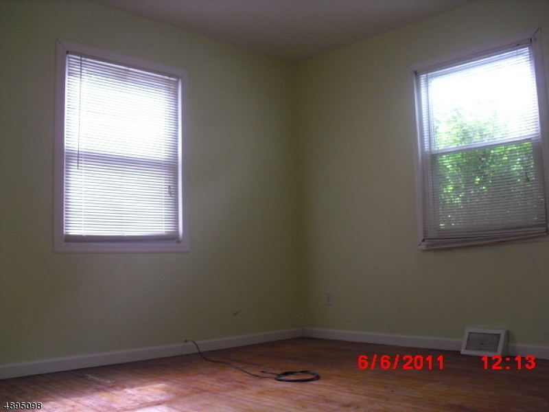 IN TOWN - Residential Lease