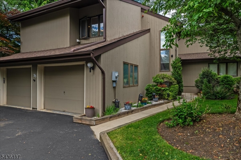 Stonegate at Watchung - Residential