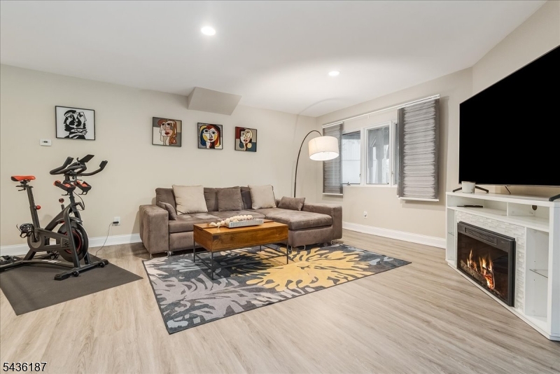 Stonegate at Watchung - Residential