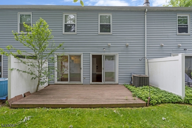 Crestwood Commoms - Residential