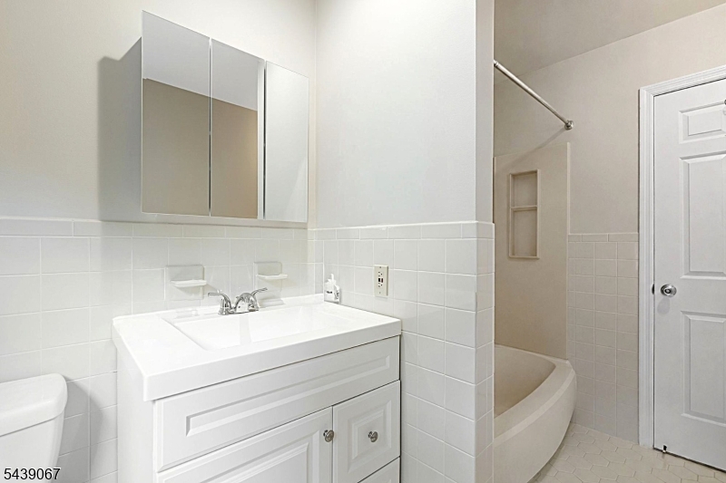 Crestwood Commoms - Residential