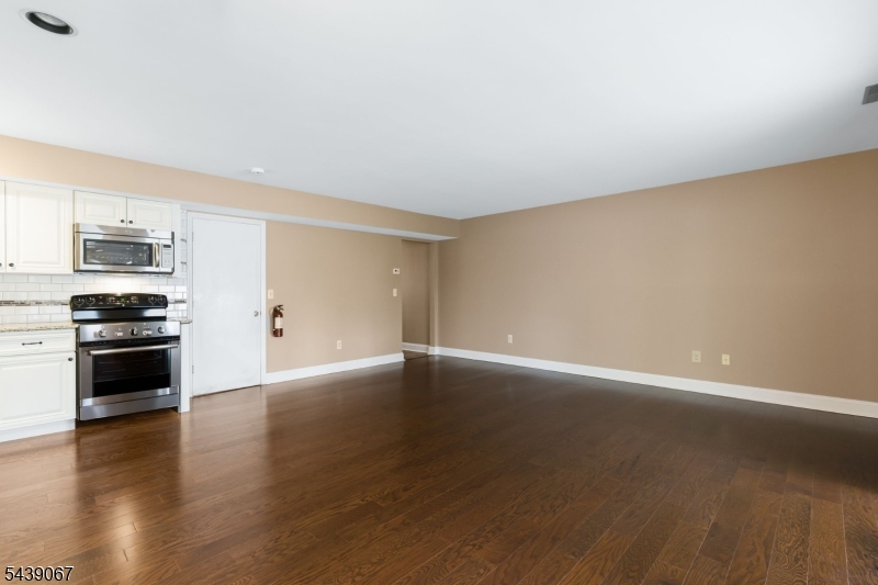 Crestwood Commoms - Residential